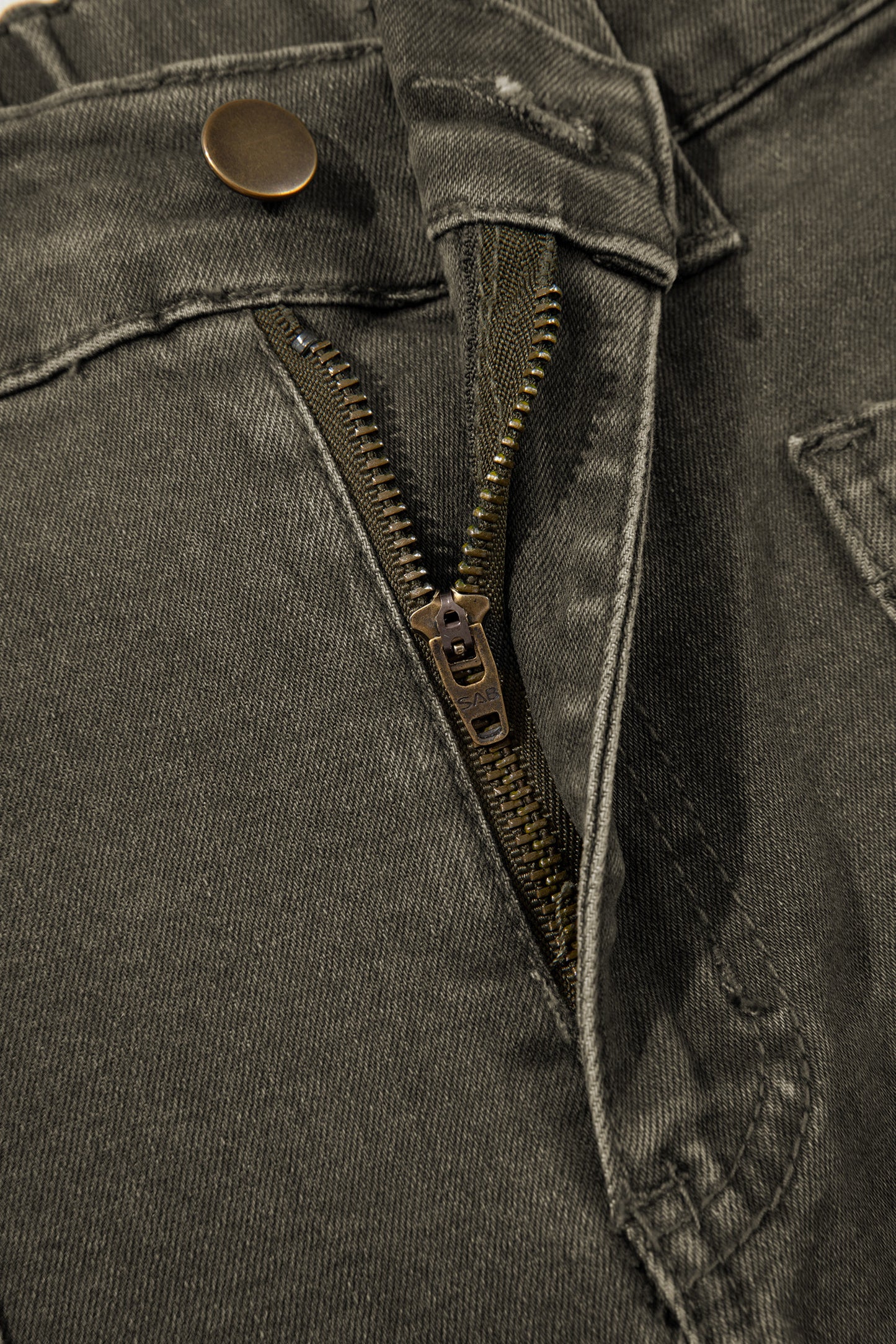 Front Pocket Ankle-length Barrel Jeans