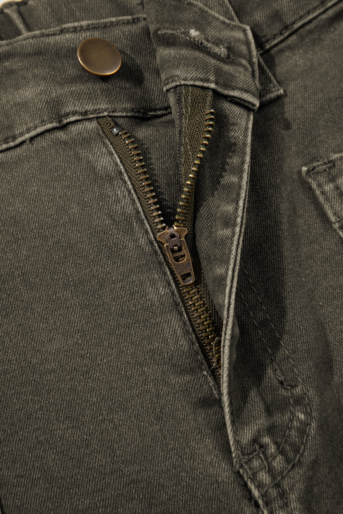 Front Pocket Ankle-length Barrel Jeans